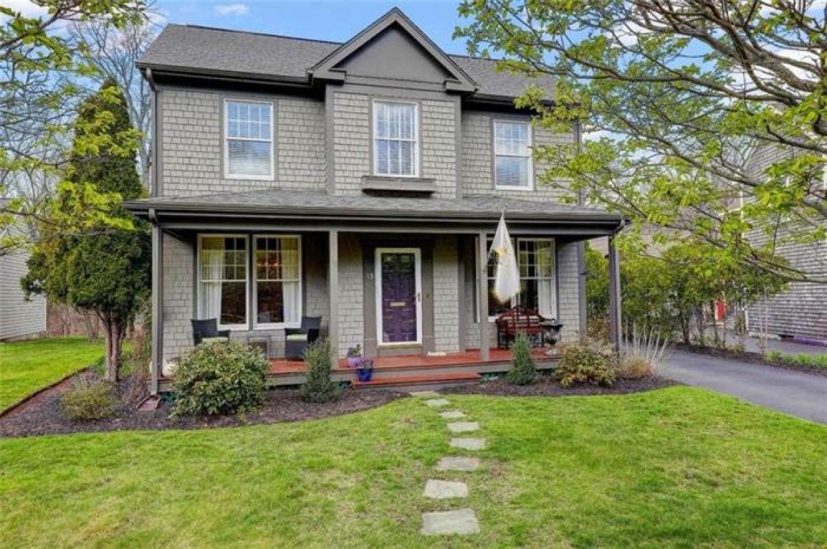 Picture of Home For Sale in North Kingstown, Rhode Island, United States