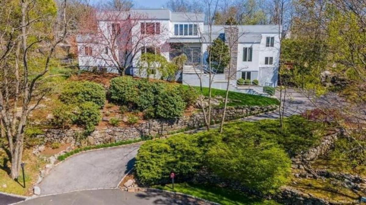 Picture of Home For Sale in Harrison, New York, United States