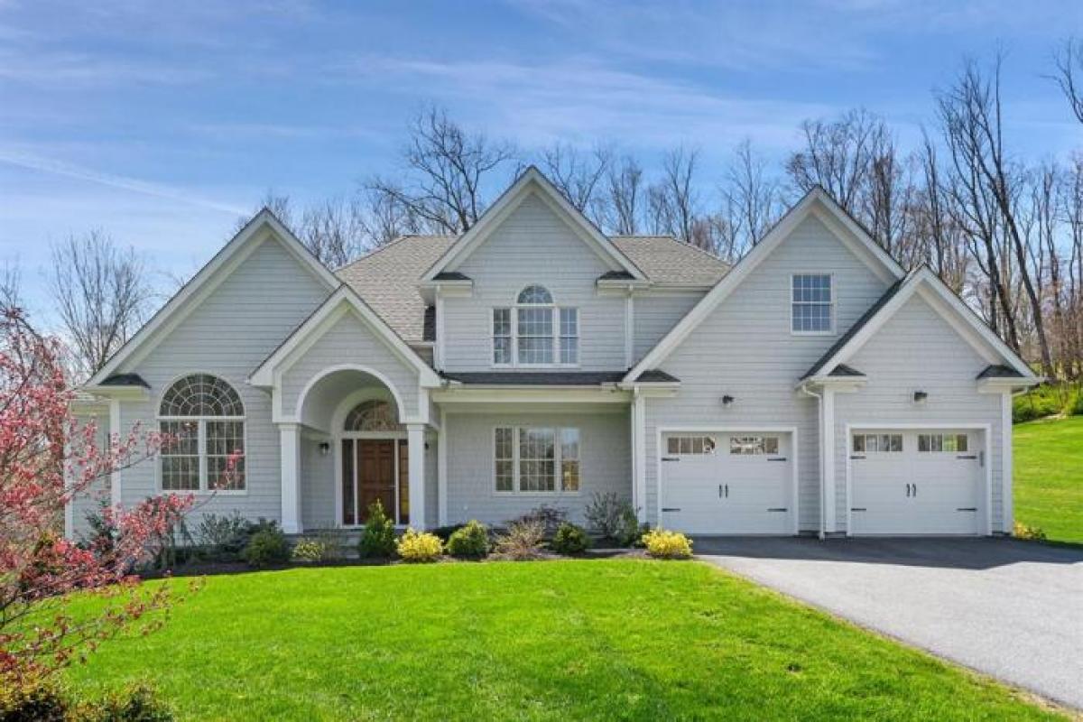 Picture of Home For Sale in Katonah, New York, United States