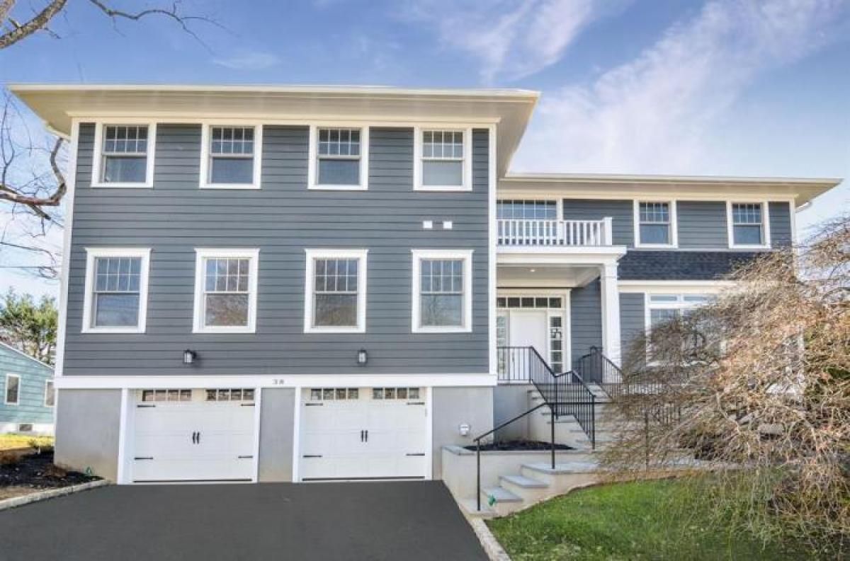 Picture of Home For Sale in Scarsdale, New York, United States