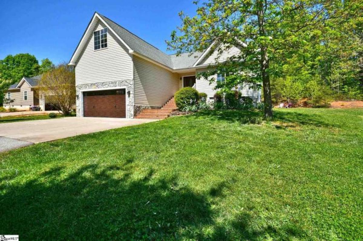 Picture of Home For Sale in Boiling Springs, South Carolina, United States