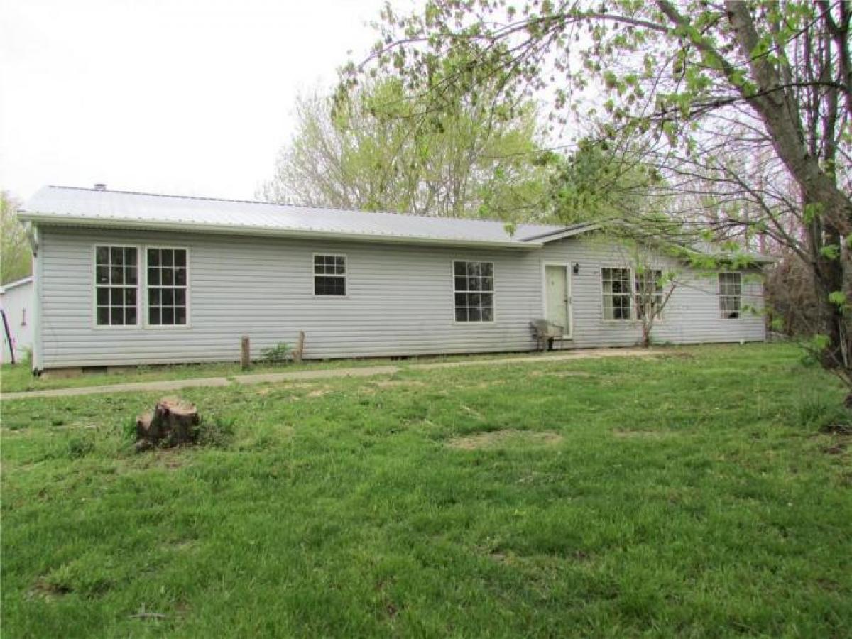 Picture of Home For Sale in Lebanon, Indiana, United States