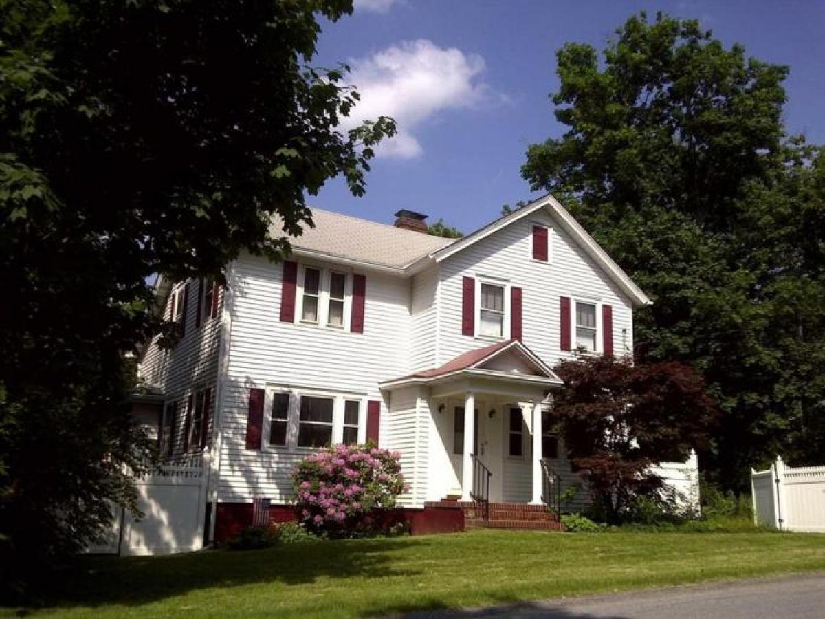 Picture of Home For Sale in Wappinger, New York, United States