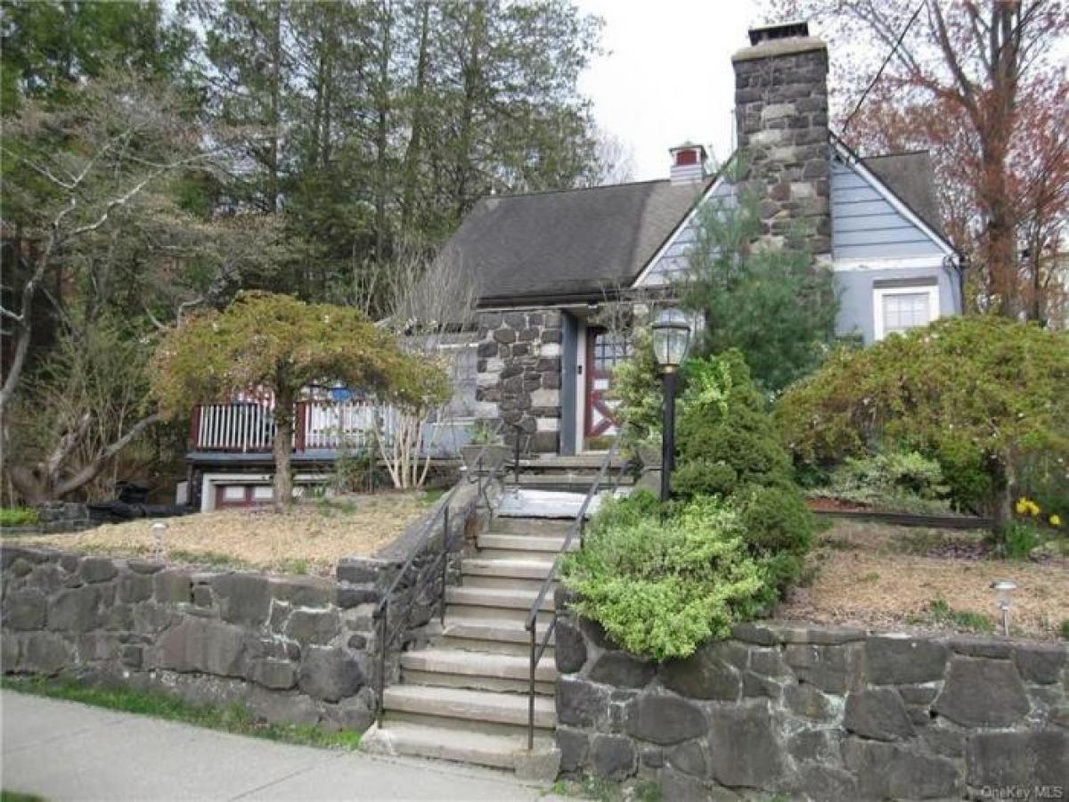 Picture of Home For Sale in Peekskill, New York, United States
