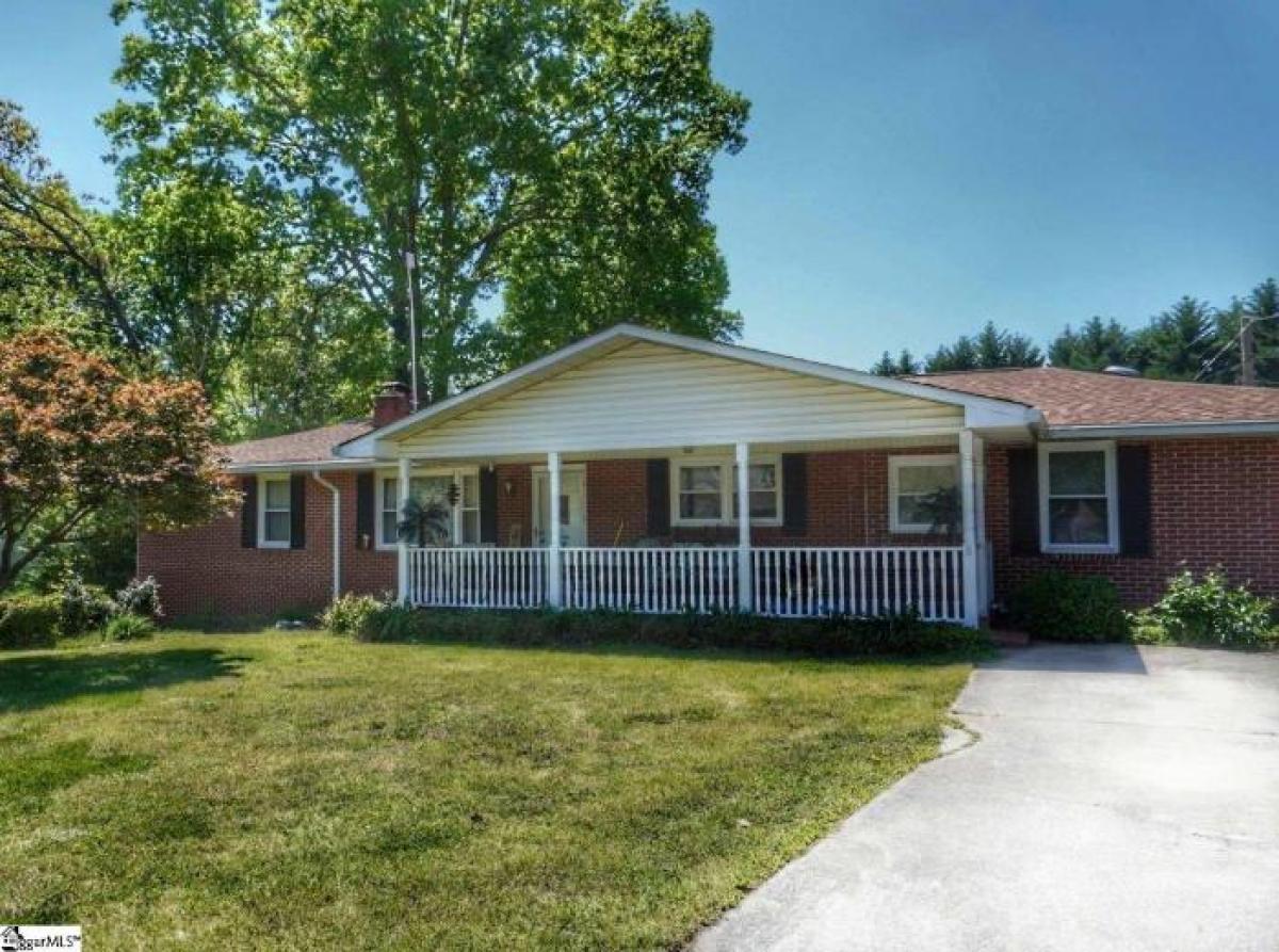 Picture of Home For Sale in Taylors, South Carolina, United States