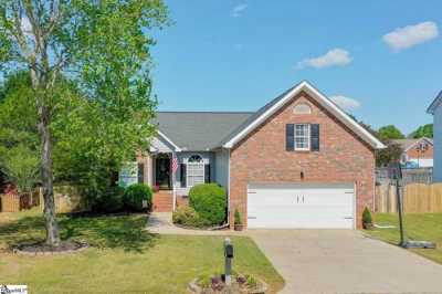 Home For Sale in Simpsonville, South Carolina