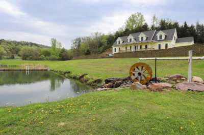 Home For Sale in Crescent, Iowa