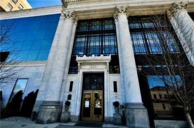 Condo For Sale in Indianapolis, Indiana