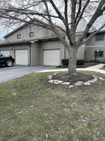 Home For Sale in Warrenville, Illinois