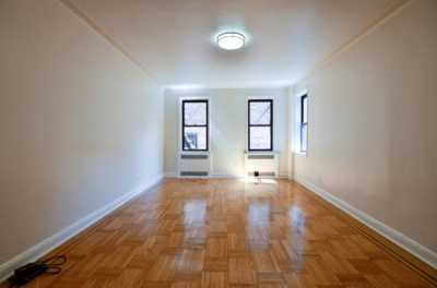 Apartment For Rent in Woodside, New York