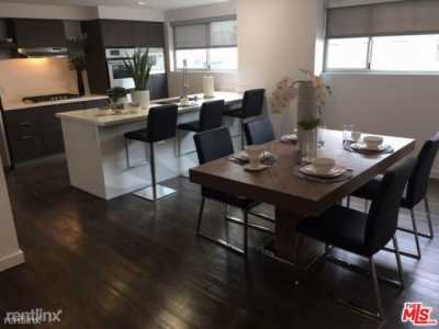 Apartment For Rent in Beverly Hills, California