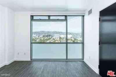 Apartment For Rent in Beverly Hills, California