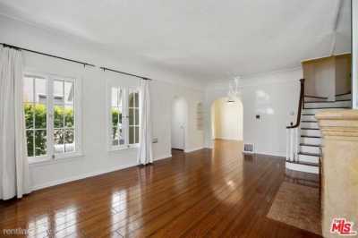 Apartment For Rent in Beverly Hills, California
