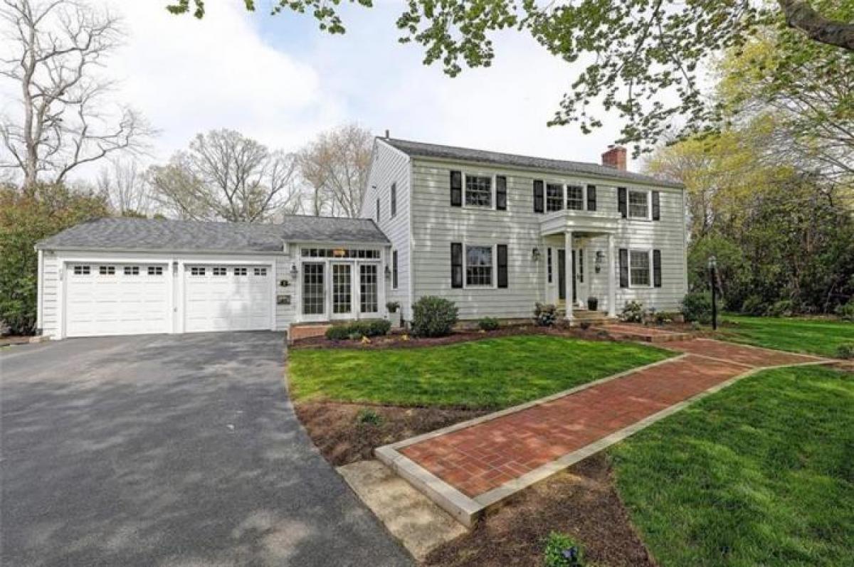 Picture of Home For Sale in Barrington, Rhode Island, United States