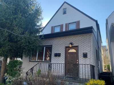 Home For Sale in Tuckahoe, New York