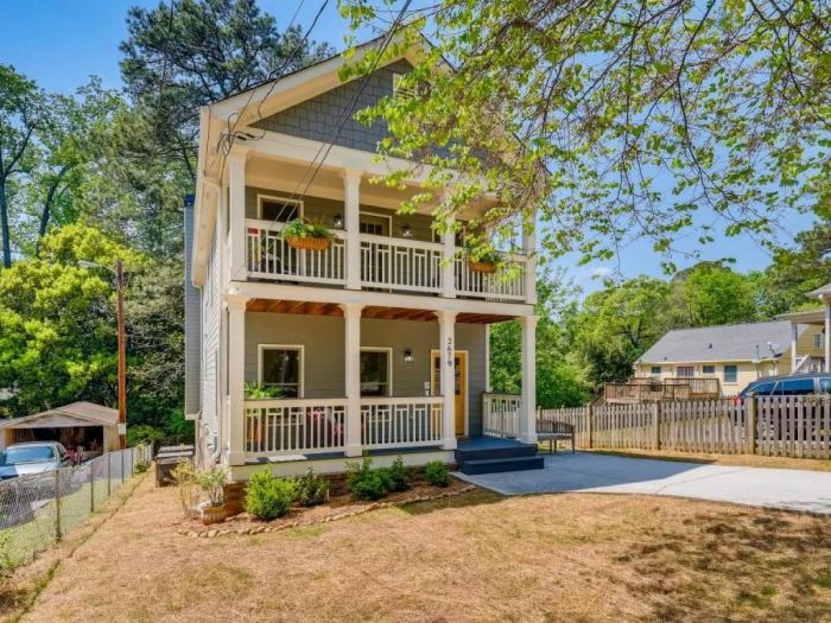 Picture of Home For Sale in East Point, Georgia, United States