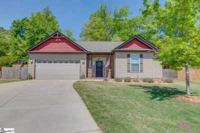 Home For Sale in Taylors, South Carolina