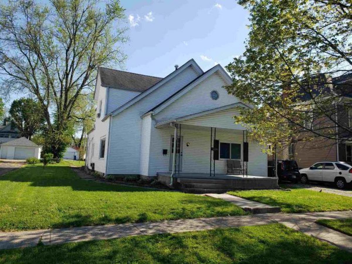 Picture of Home For Sale in Bedford, Indiana, United States