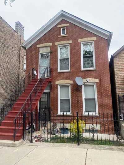 Multi-Family Home For Sale in Chicago, Illinois