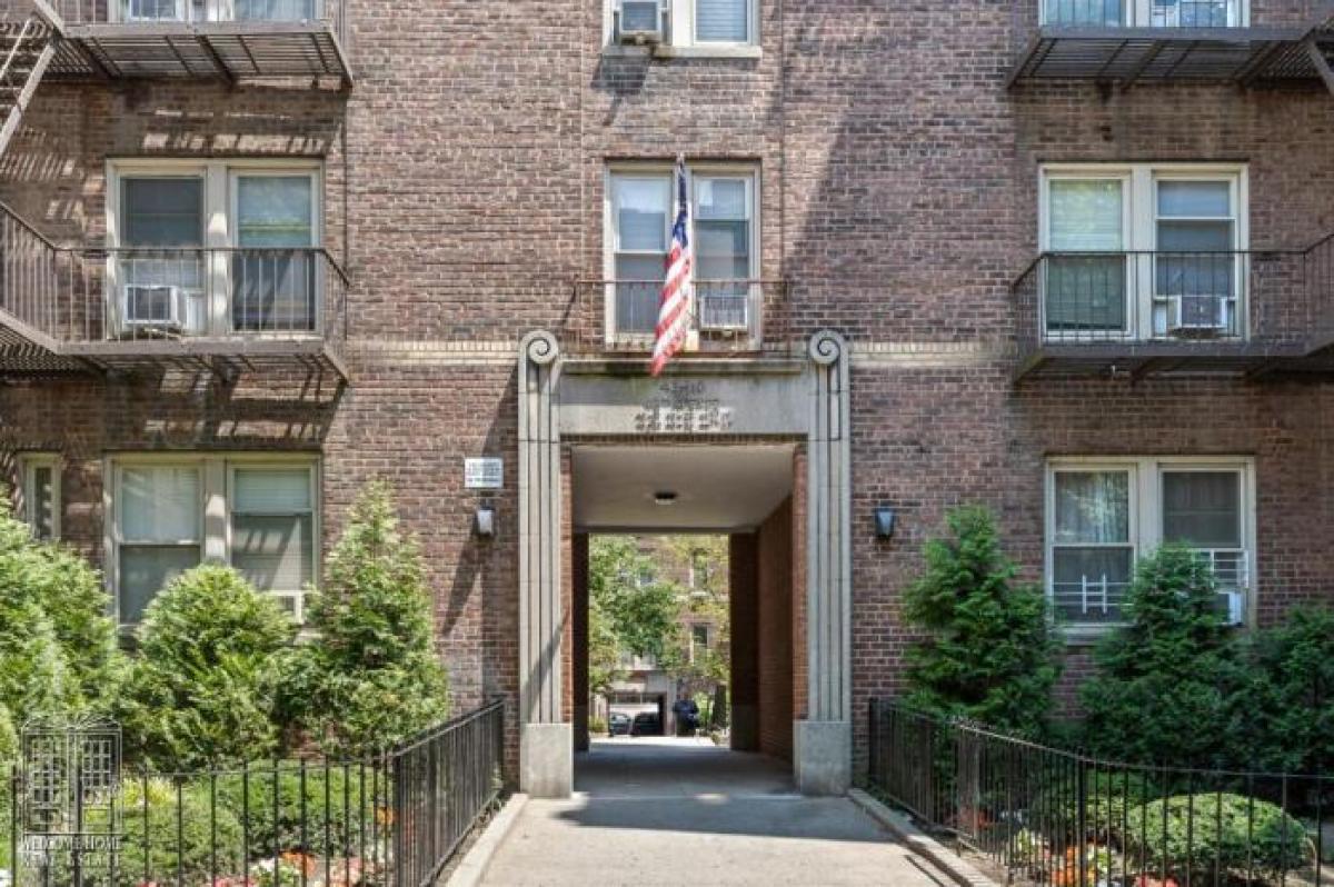 Picture of Apartment For Sale in Woodside, New York, United States