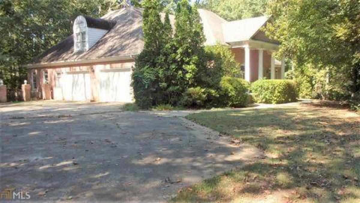 Picture of Residential Land For Sale in Senoia, Georgia, United States