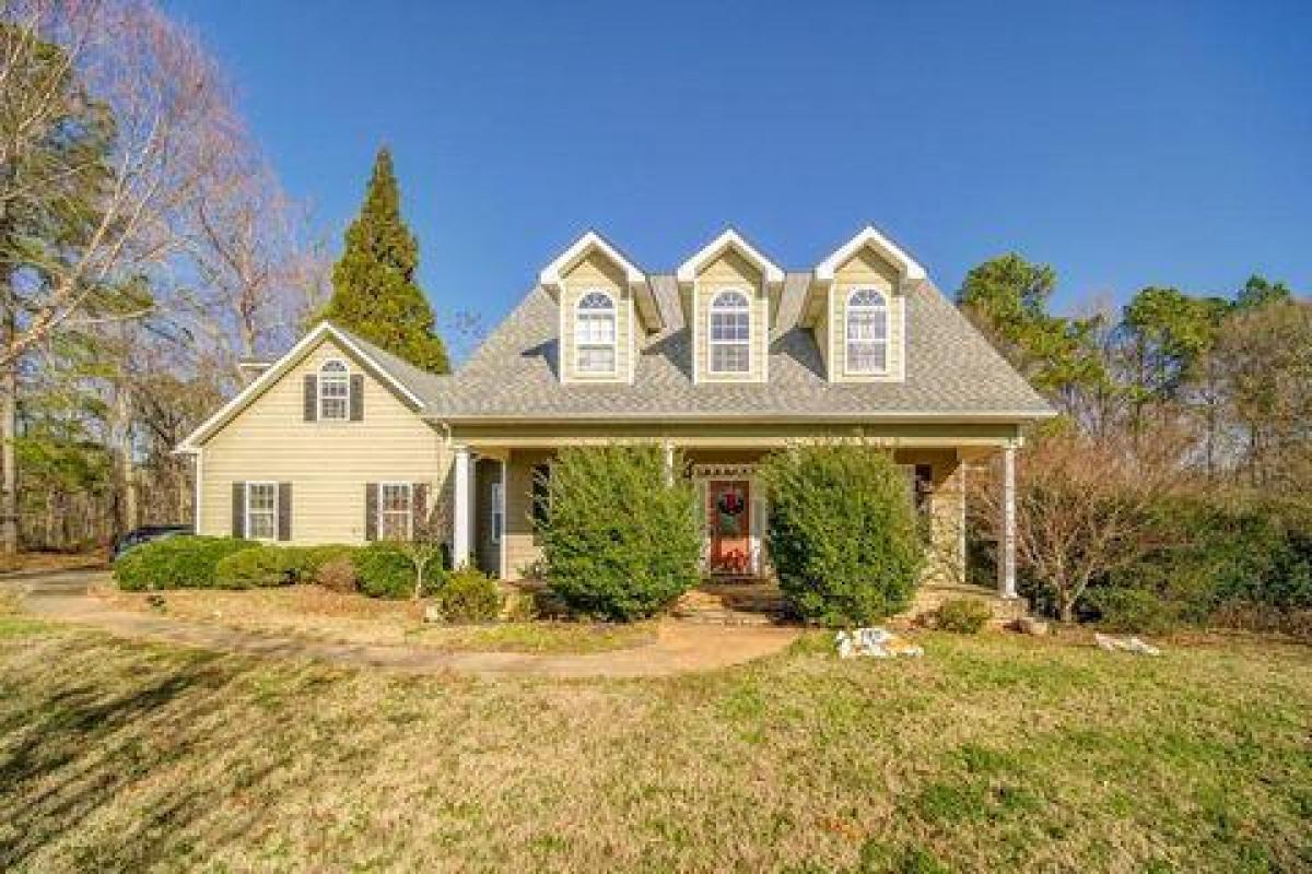 Picture of Residential Land For Sale in Senoia, Georgia, United States
