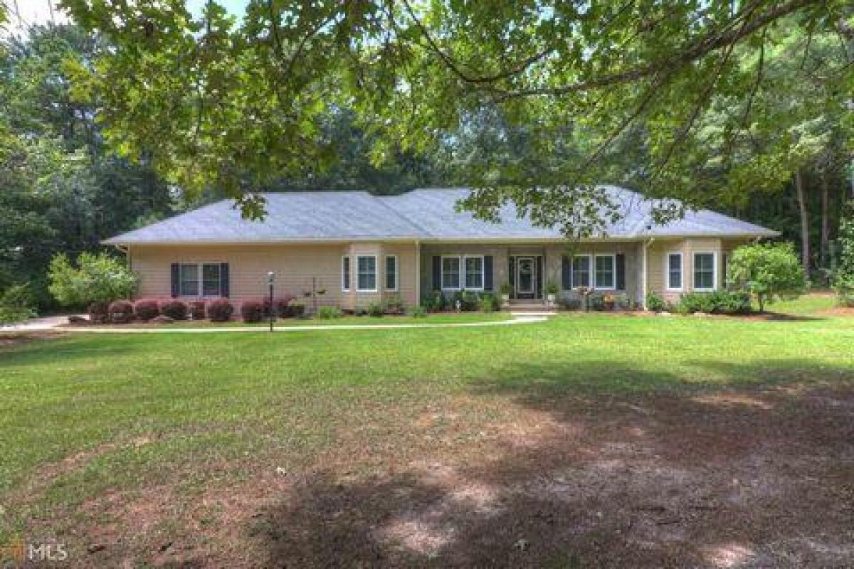 Picture of Residential Land For Sale in Senoia, Georgia, United States