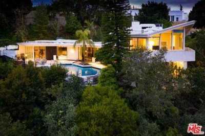 Villa For Sale in Los Angeles, California