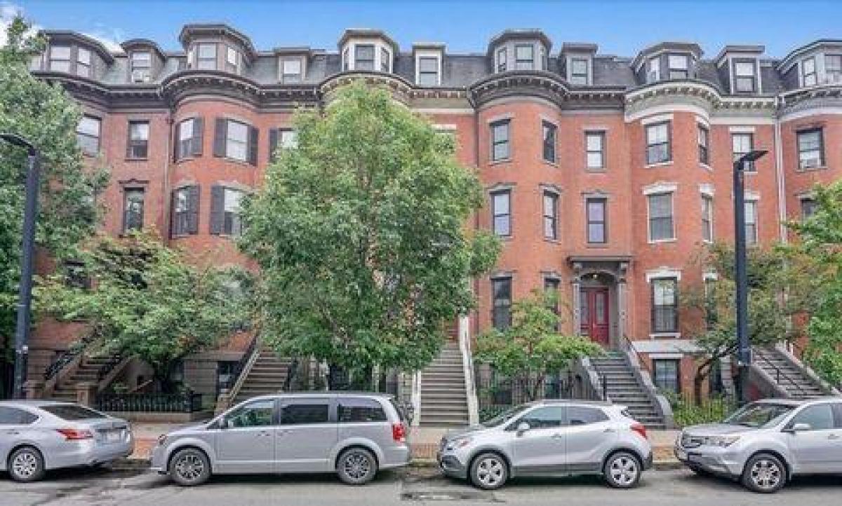 Picture of Condo For Sale in Boston, Massachusetts, United States