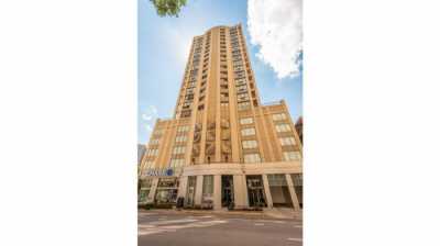 Condo For Sale in Chicago, Illinois