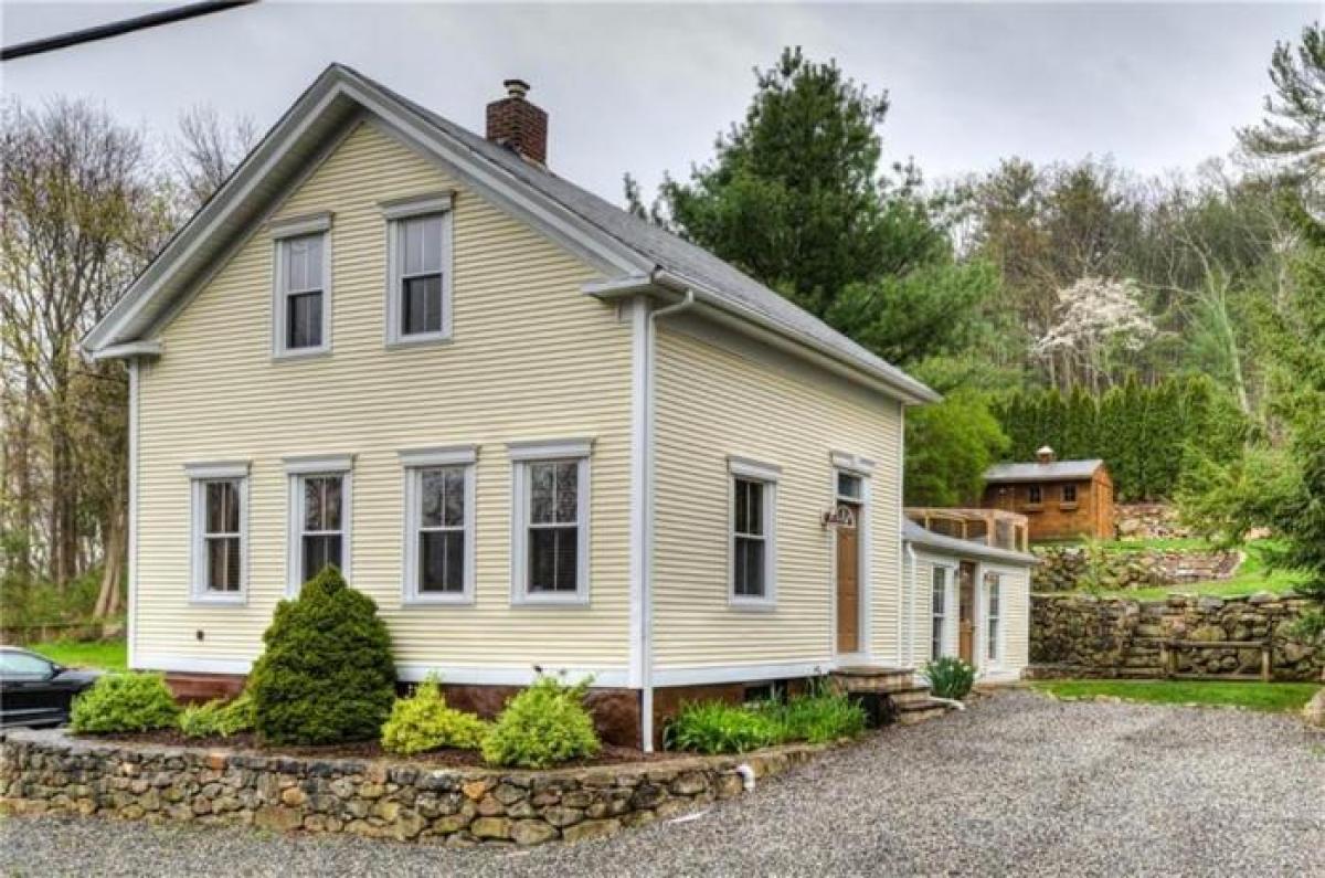 Picture of Home For Sale in Scituate, Rhode Island, United States