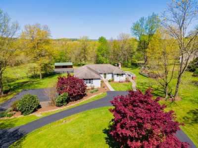 Home For Sale in Marshall, Virginia