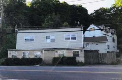 Home For Sale in Jefferson Valley, New York