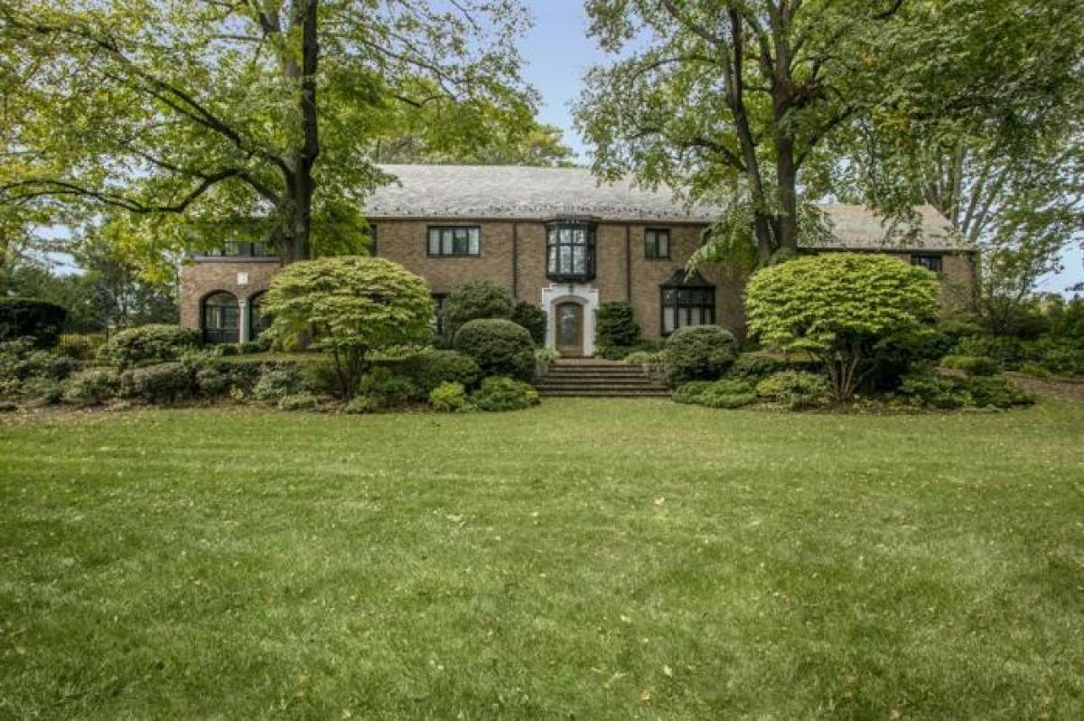 Picture of Home For Sale in Mamaroneck, New York, United States