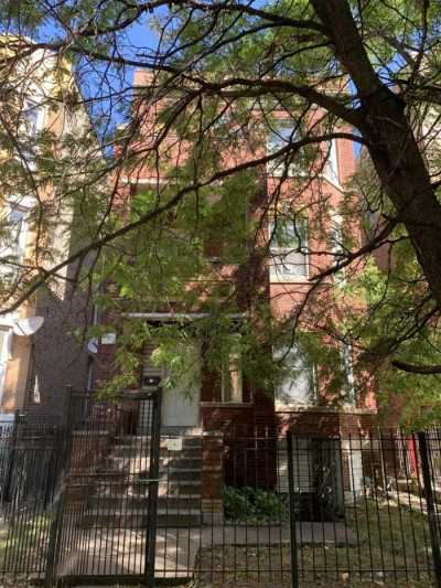 Multi-Family Home For Sale in Chicago, Illinois