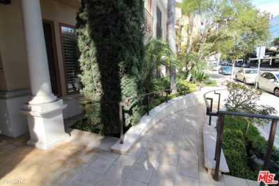 Apartment For Rent in Beverly Hills, California