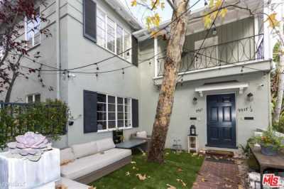 Apartment For Rent in Beverly Hills, California