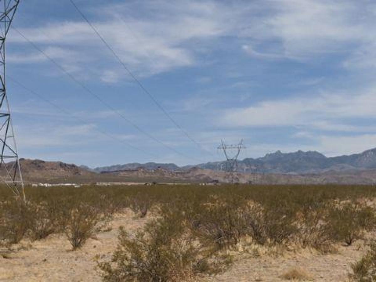Picture of Residential Land For Sale in Golden Valley, Arizona, United States