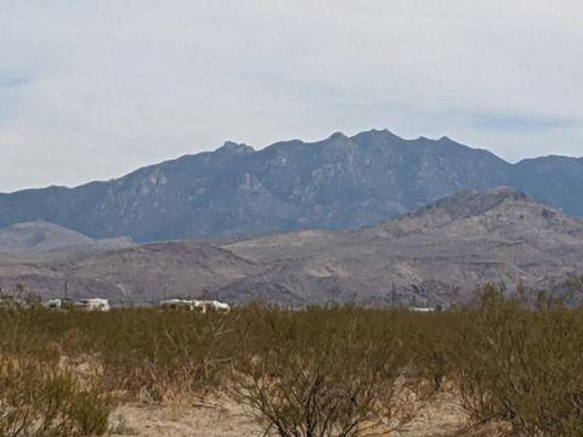 Picture of Residential Land For Sale in Golden Valley, Arizona, United States