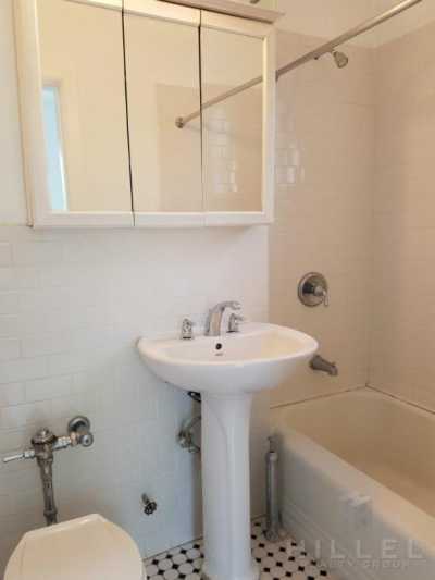 Condo For Rent in Queens, New York