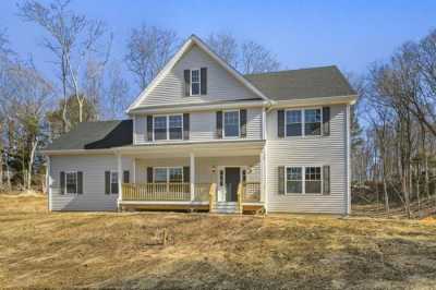 Home For Sale in Hawthorne, New York