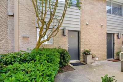 Condo For Sale in Atlanta, Georgia