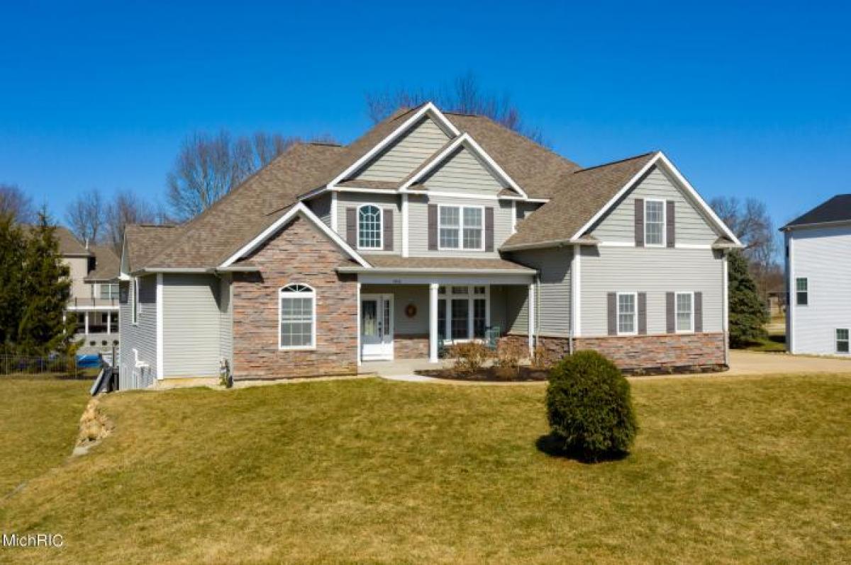 Picture of Home For Sale in Kalamazoo, Michigan, United States