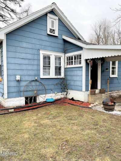 Home For Sale in Coloma, Michigan