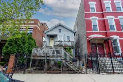 Multi-Family Home For Sale in Chicago, Illinois