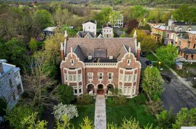 Home For Sale in Hudson, New York