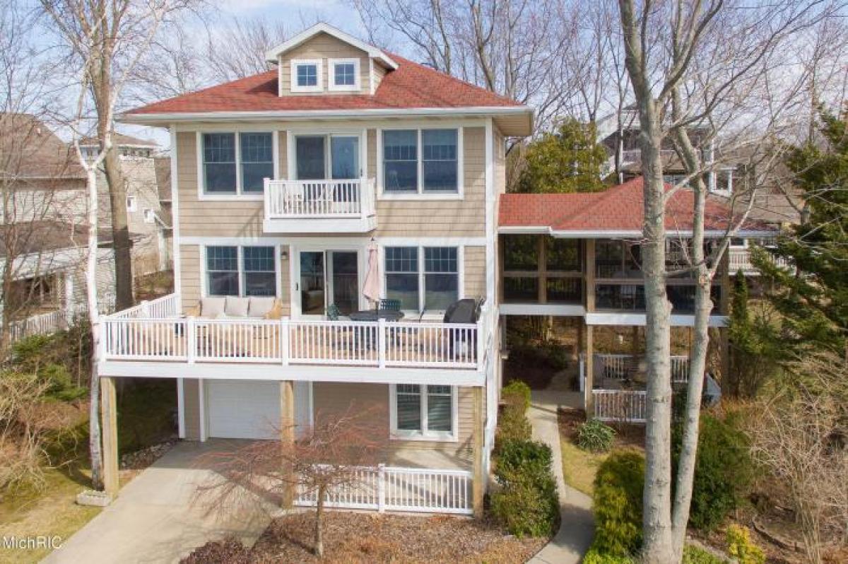 Picture of Home For Sale in South Haven, Michigan, United States