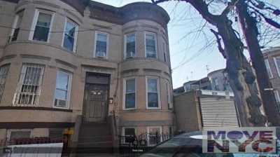 Home For Sale in Ozone Park, New York