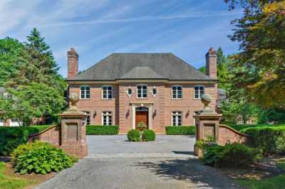 Home For Sale in Bedford, New York