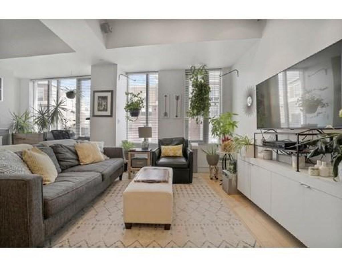 Picture of Condo For Sale in Boston, Massachusetts, United States